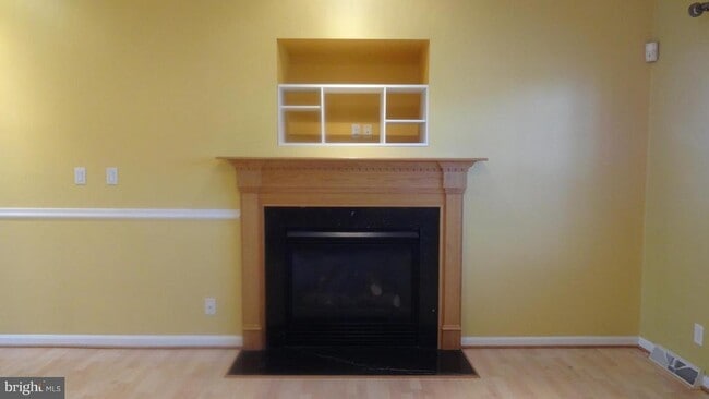 Building Photo - 7532 Cove Point Way