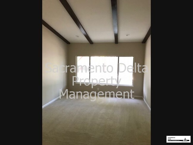 Foto del edificio - 8424 Mediterranean Way