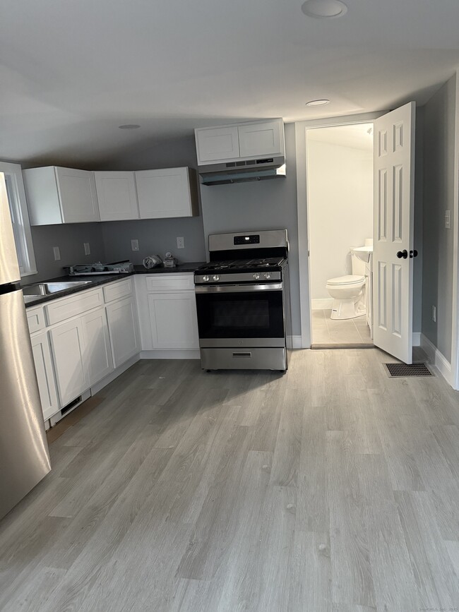 Building Photo - 465 James Farm Rd