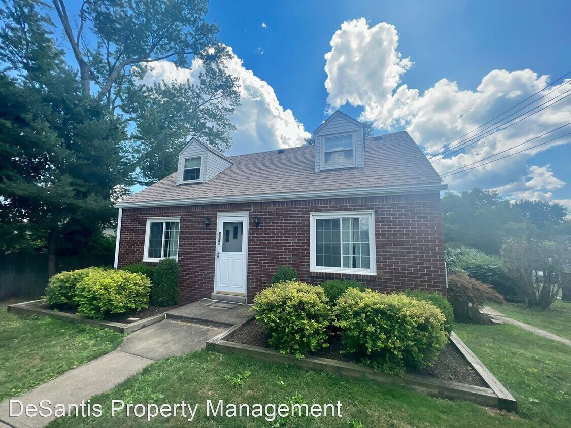 Primary Photo - 3 br, 1.5 bath House - 506B McCoy Road