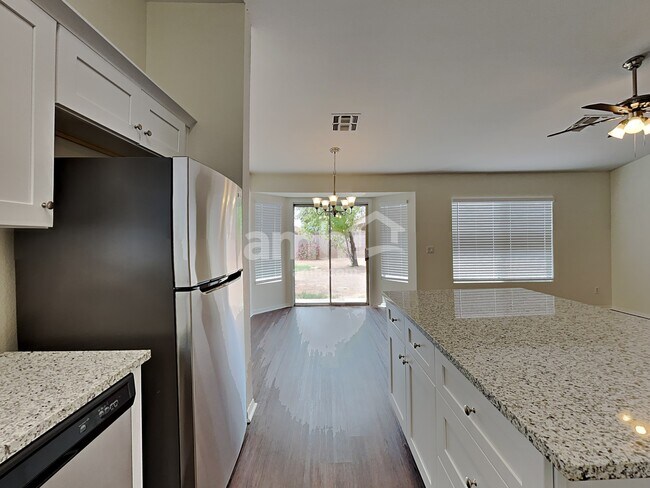 Foto del edificio - 11583 W Holly St