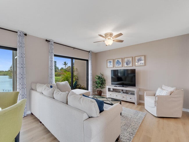 Building Photo - 3206 S Lakeview Cir