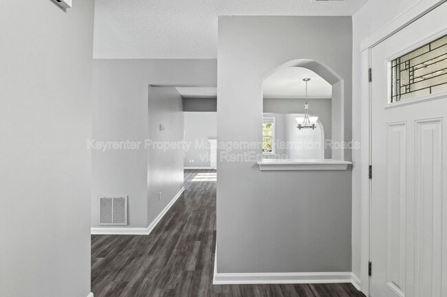Foto del edificio - 5408 Chatham Lake Dr