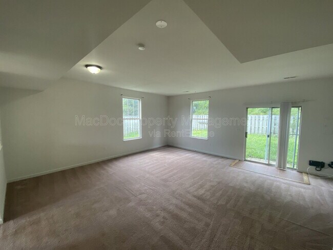 Building Photo - 10910 Coreys Way