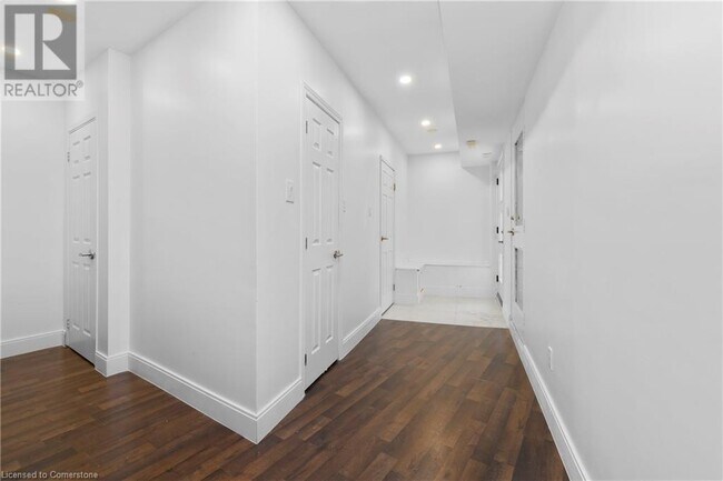 Photo du bâtiment - 1498 Paddington Ct
