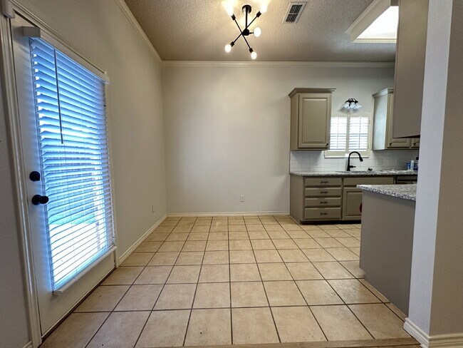 Foto del edificio - 4bed/2.5bath Home in Meadows South of Lubbock, TX!