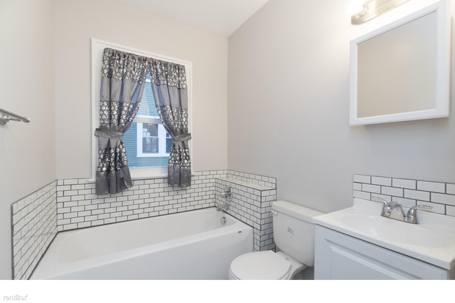 Building Photo - 4 br, 2 bath House - 711 Franklin St SE