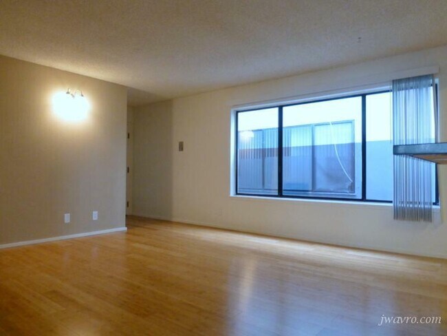 Building Photo - 1710 19th Ave