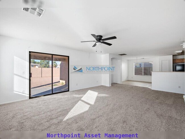 Building Photo - 4BR/2BA | Newly Renovated Single Family Home | 2-Car Covered Parking | Large Yard in Phoenix!