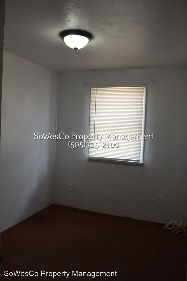 Building Photo - 1001 Walnut Dr
