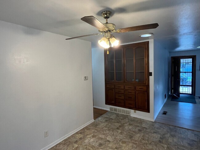 Foto del edificio - 3 Bed 2 Bath | Aurora, CO | House