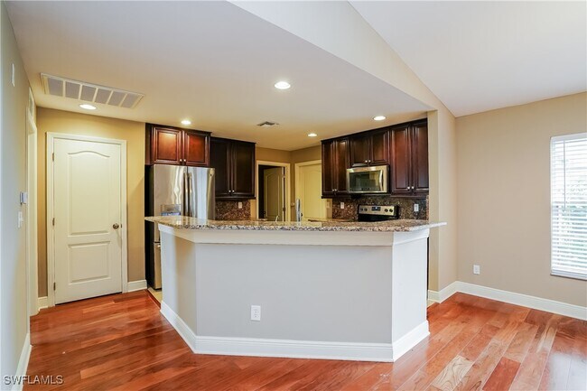 Foto del edificio - 2617 43rd St W