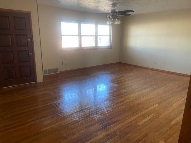 Foto del edificio - 8 Highland Dr