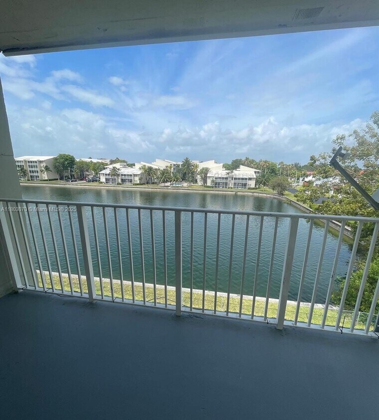 Primary Photo - 8260 SW 210th St
