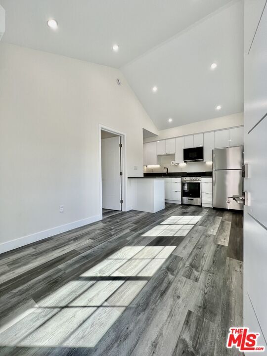 Foto del edificio - 723 W California Ave