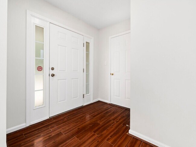 Building Photo - 5621 Advantis Dr