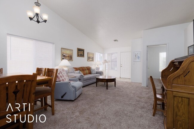 Foto del edificio - Short term fully furnished 3-bedroom 2 bat...