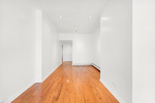 Building Photo - 78 Clinton Ave