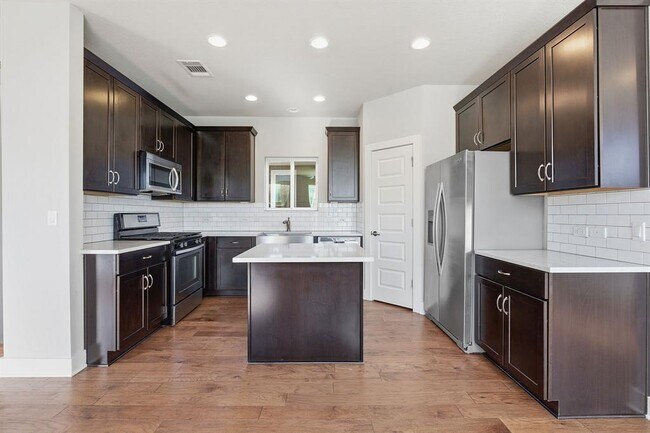 Foto del edificio - 1912 Dinsdale Ln