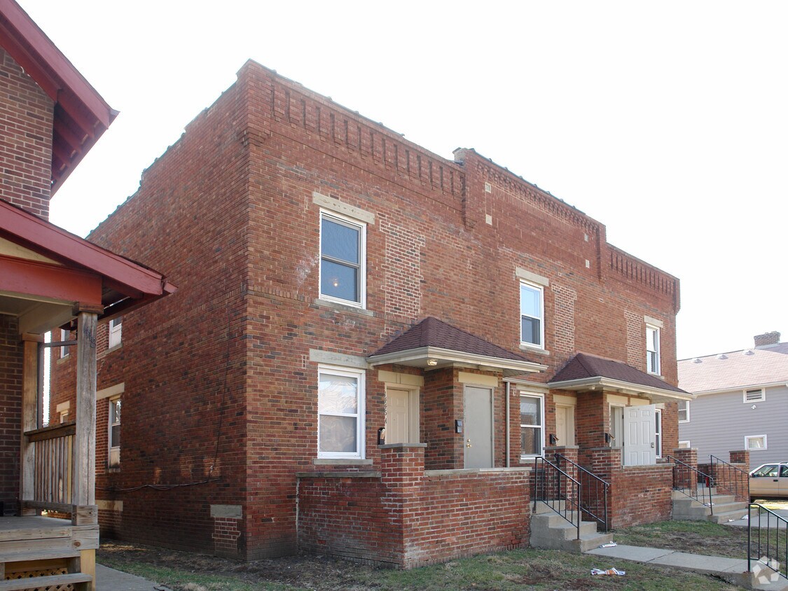 Building Photo - 1442-1446 N 5th St