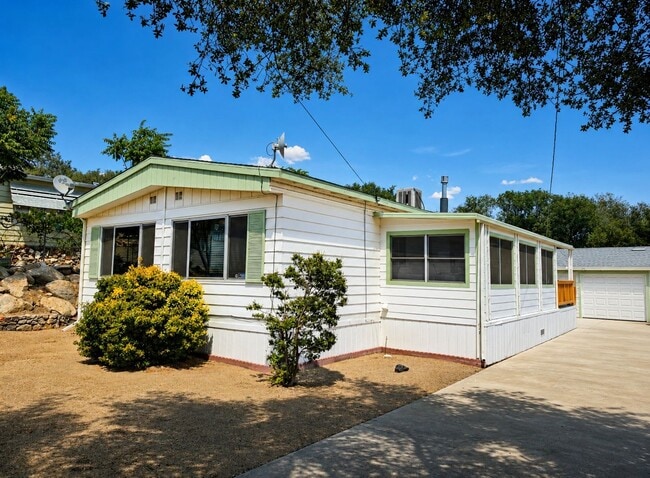 Building Photo - 36 Bristlecone Dr