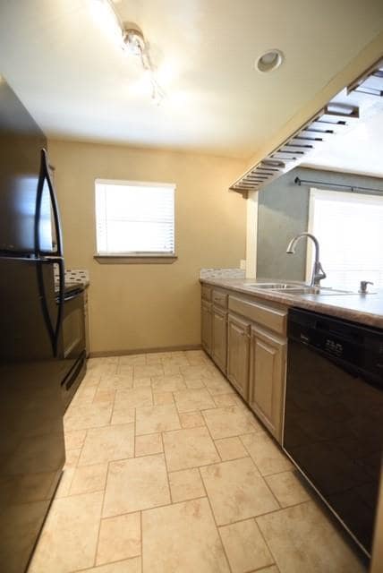Building Photo - 4049 Herschel Ave