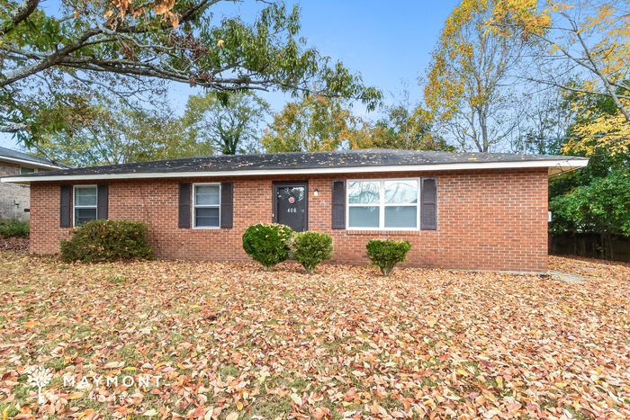 Primary Photo - Charming 3 Bedroom, 1.5 Bathroom in August...