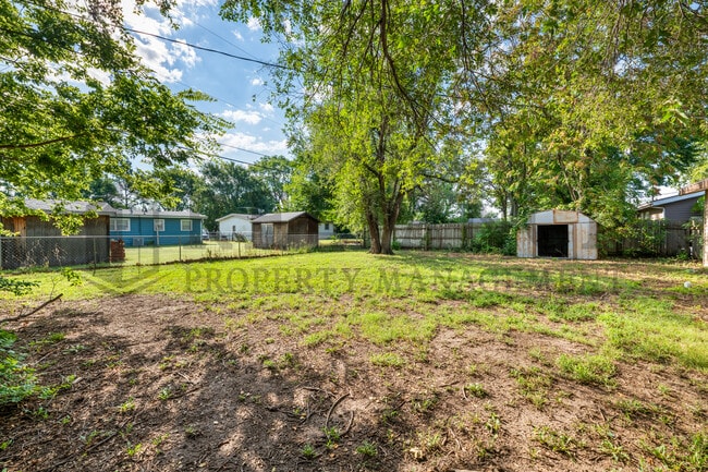 Building Photo - 4732 S Glenn Ave