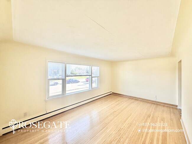 Photo du bâtiment - 1-Bedroom Apartment with Parking – Utilities Included – Pet Friendly – Kitchener