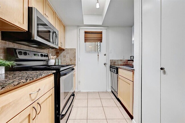 Building Photo - 3627 Menchaca Rd