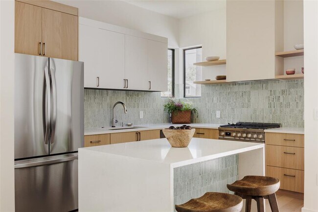 Foto del edificio - 2206 Holly St