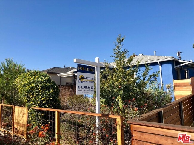 Building Photo - 1727 Franklin St