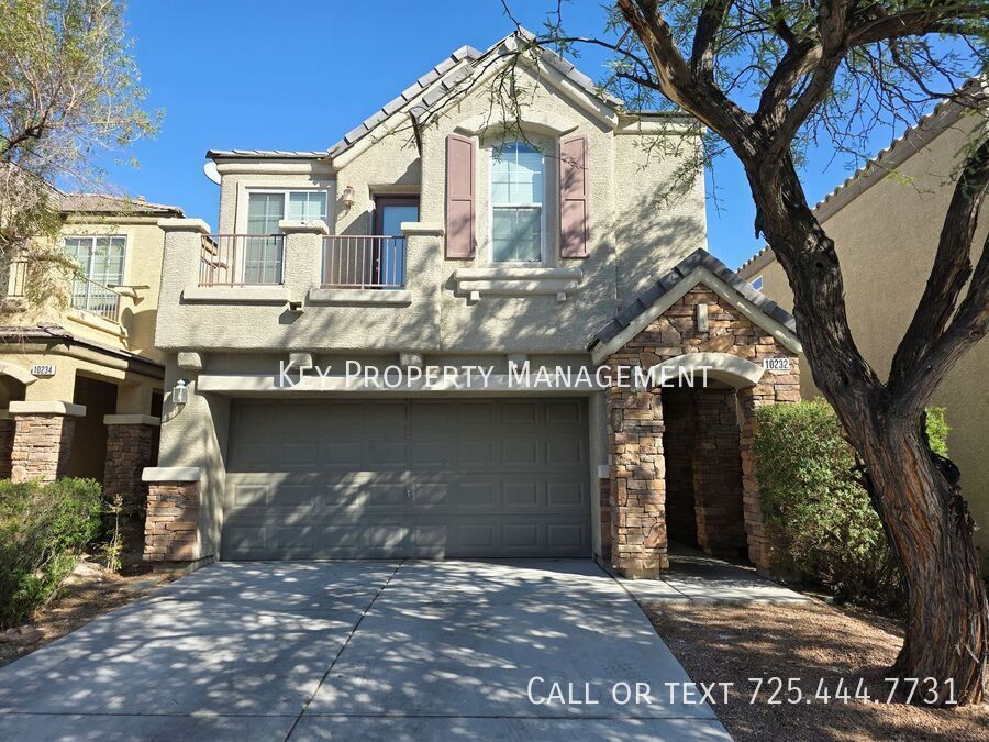 Foto principal - 4 BEDROOM 3 BATH TWO STORY HOME IN GATED C...