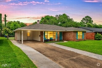Building Photo - 350 Wayne Dr