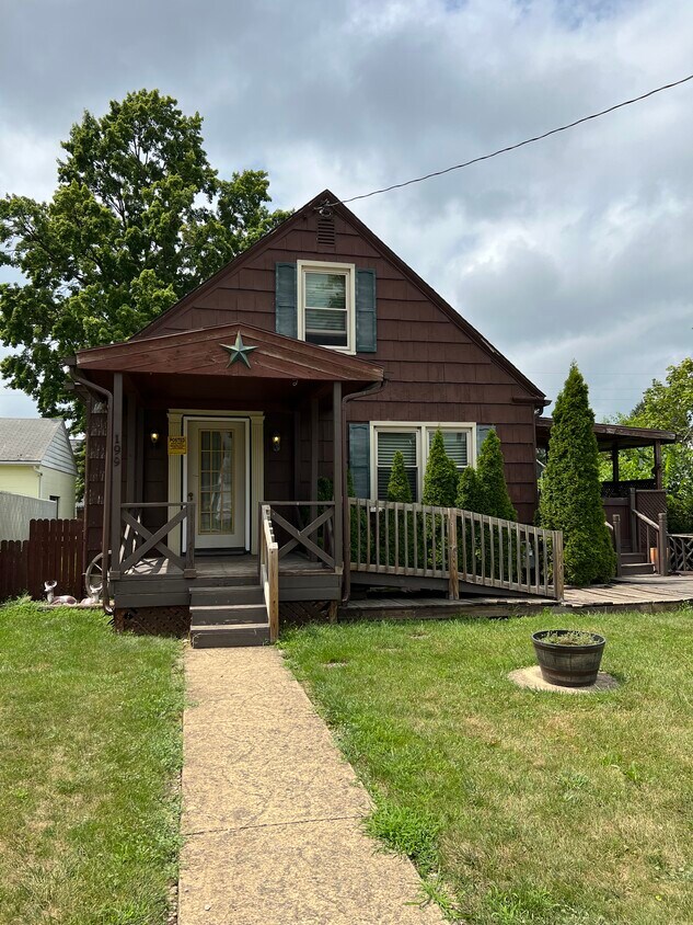 Primary Photo - 199 Johnson St
