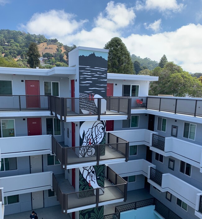 Photo - Piedmont Palace Apartments