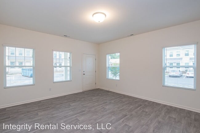 Building Photo - 2 br, 2.5 bath House - 13821 Clayborn Street
