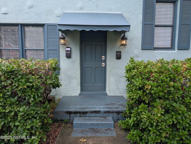 Foto del edificio - 2703 Myra St