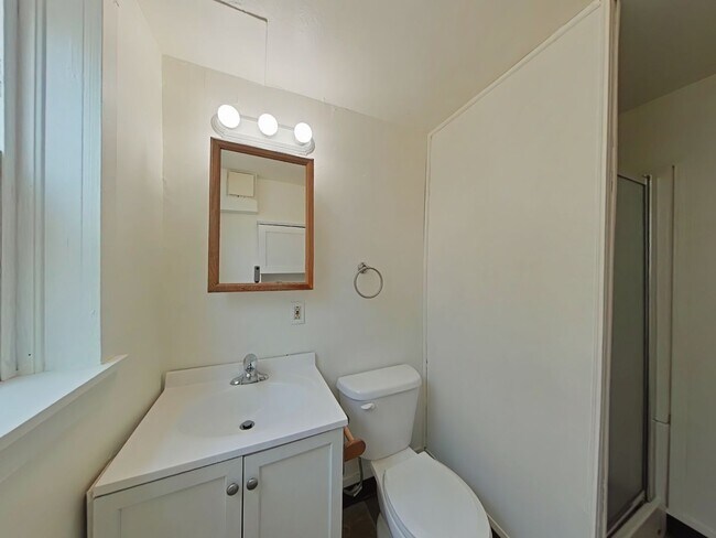 Foto del edificio - 1 Bedroom House ~ Close to Campus