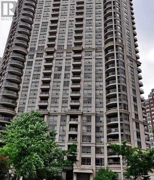 Building Photo - 310 Burnhamthorpe Rd W
