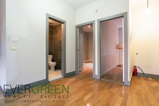 Building Photo - 946 Bedford Ave