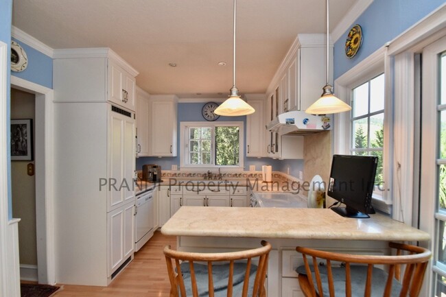 Building Photo - Private Home in Serene, Forest Knolls