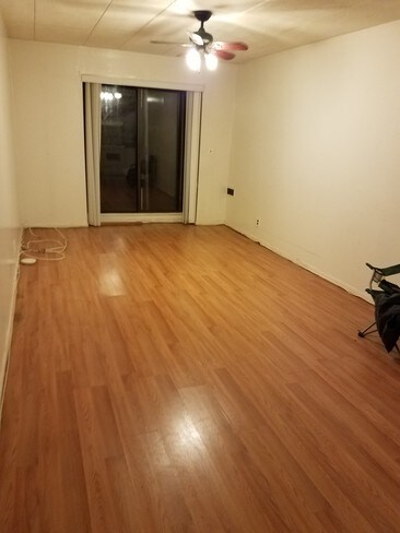 Living Room - Terrace - 143-50 Barclay Ave