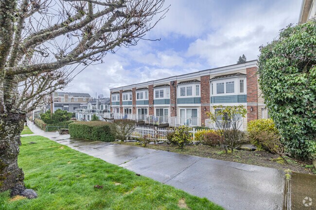 Foto del edificio - Harbor Place Townhomes