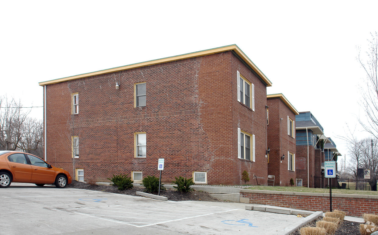 Primary Photo - Balsam Apartments