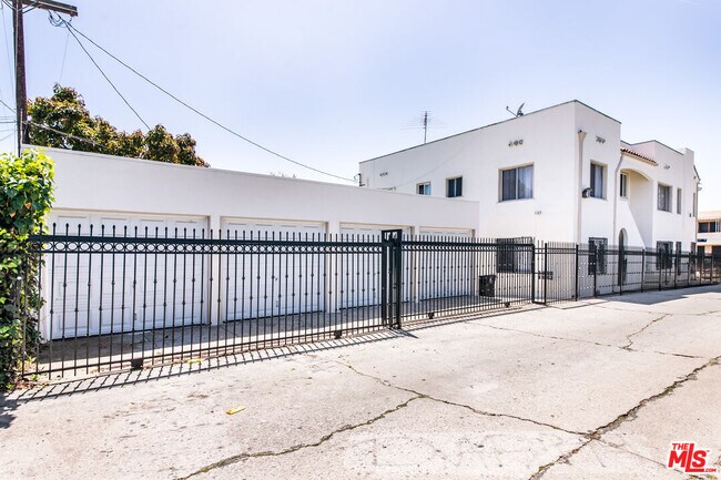 Foto del edificio - 1142 Mullen Ave