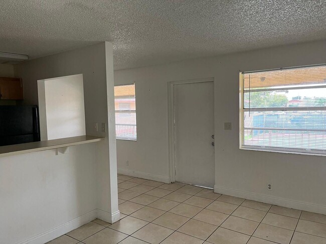 Foto del edificio - ONE BEDROOM APT FOR RENT IN OAKLAND PARK