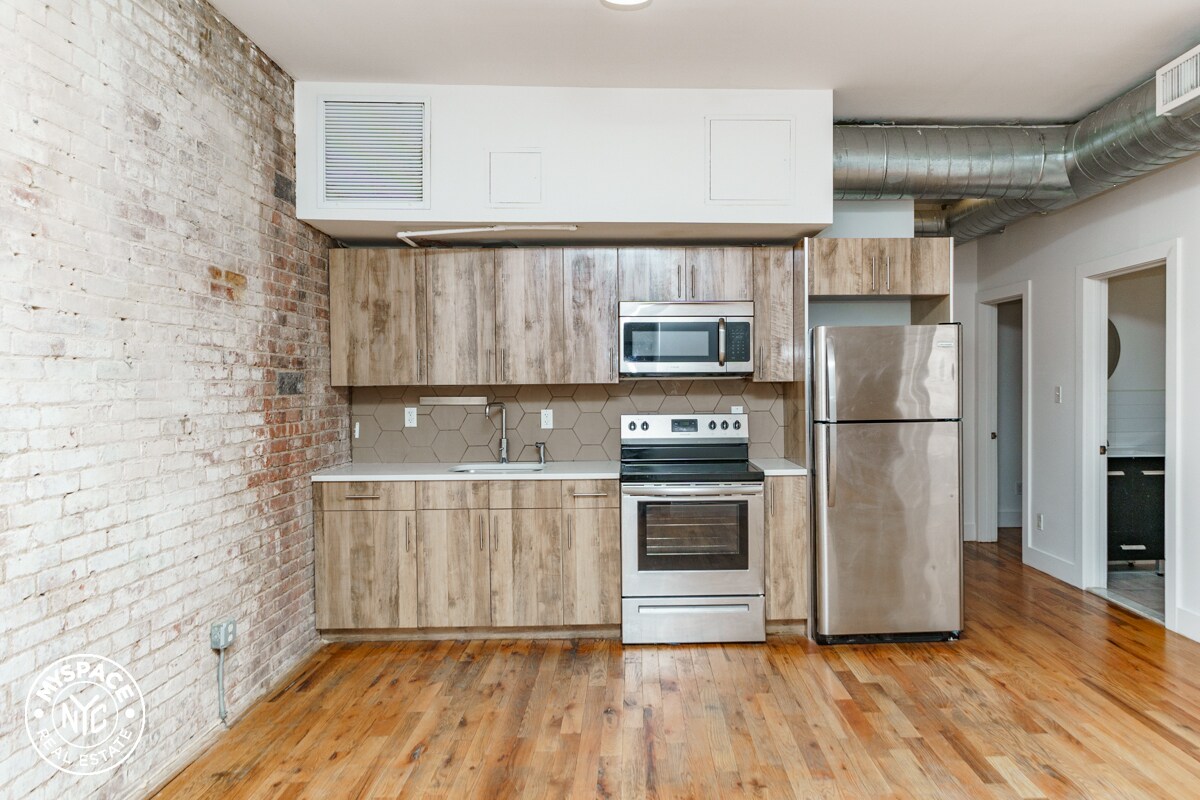 Foto principal - 393 Greene Ave