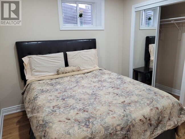 Photo du bâtiment - 2551 Old Carriage Rd