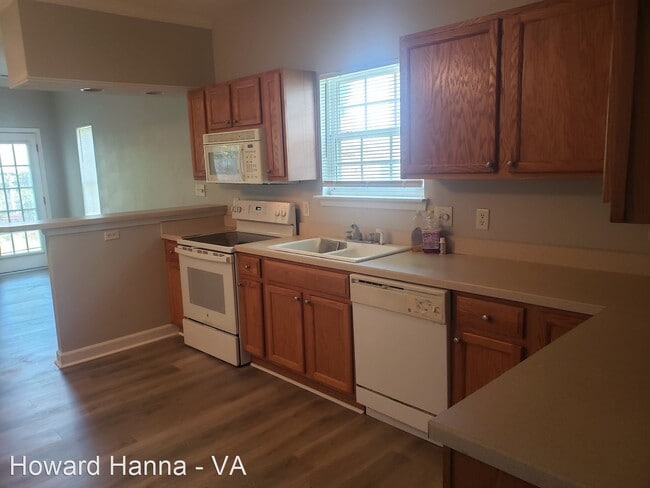 Building Photo - 3 br, 2.5 bath House - 8129 Redmon Road, #B